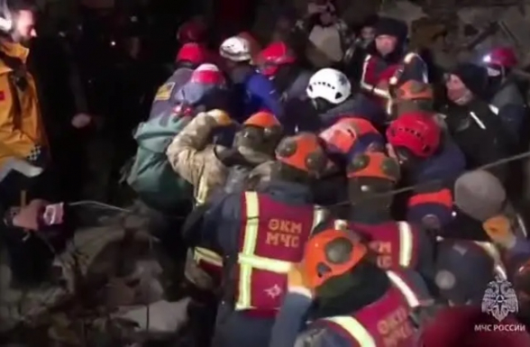 Թուրքիայում երկրաշարժից գրեթե մեկ շաբաթ անց տղամարդու են փրկել փլատակների տակից